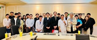 復健學科教師與朱拉隆功大學學者交流合影,展現國際合作交流成果
